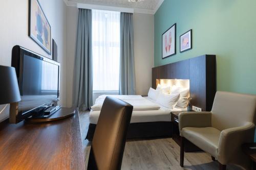 room detail thumbnail 0