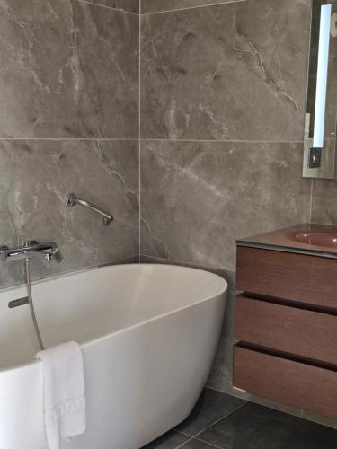 Badezimmer, Castellu Rossu near Flughafen Bastia-Poretta