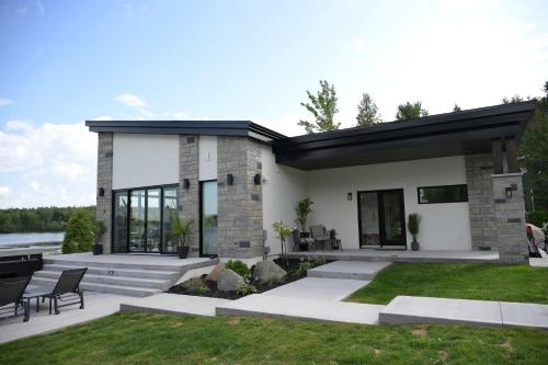 Spa & Comfort - Chalet KG Petit lac Lambton in Saint Romain (QC)