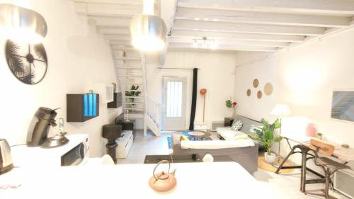 Cosy Acacia T2 - Centre - Place du Forail - Balcon et Parking gratuit dans la rue