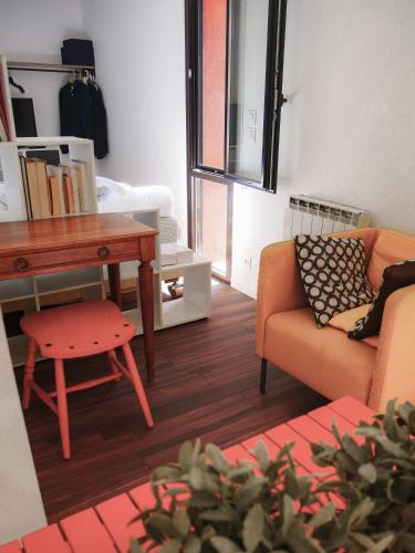 VillaCarros - Studios en villa avec piscine, Côte d'Azur (VillaCarros - Studios en villa avec piscine, Cote d'Azur) in Carros