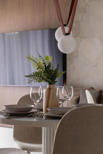 Elegant Apartment Katowice with Parking & AC by Noclegi Renters - image 2