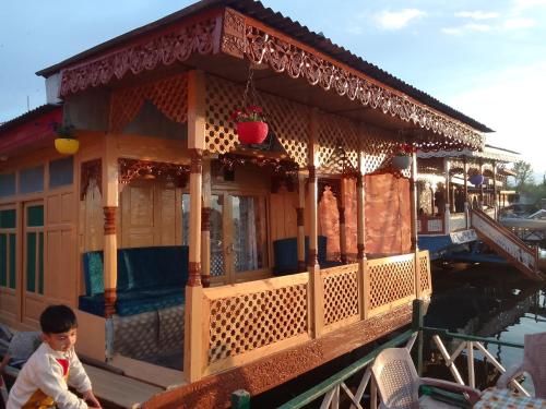 Houseboat Quebec - Srinagar Houseboat Quebec - Srinagar