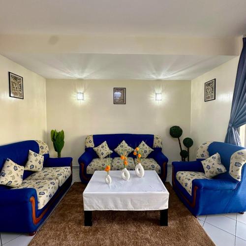 Spacious 3-Bedroom Apartment – khách sạn tại Charaf