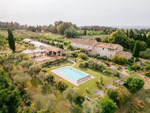 MAS DES FIGUES -très calme- Certifié Biologique FRBio10-Parc Naturel écologique vivant- piscine 12x6-Copieux brunch paysan méditerranéen du jardin cuisine maison huile d'olive-Agritourisme-Alpilles-Saint Rémy de Provence- du 30 avril au 20 septembre 2026- - Chambre d'hôtes - Saint-Rémy-de-Provence