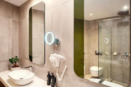 room detail thumbnail 2