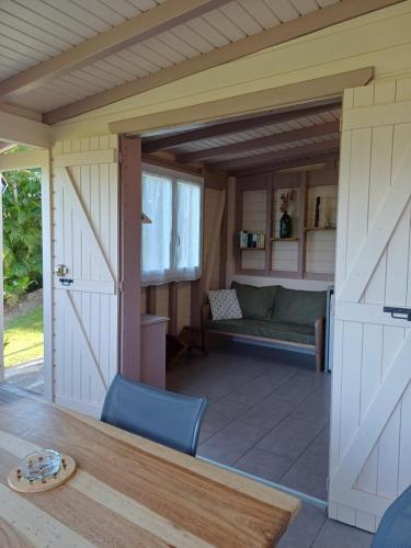 Balcony/terrace, Caraibes Cottages Le Jasmin vue mer a 500m de la plage in Bas Vent