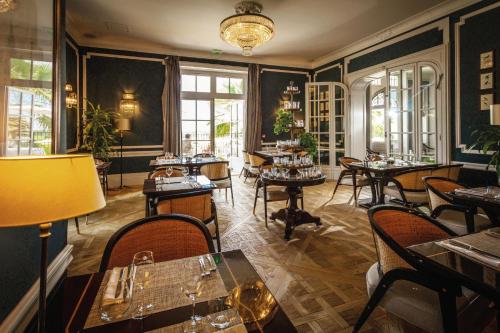 Étterem, Château St Pierre de Serjac (Chateau St Pierre de Serjac) in Óceánparti