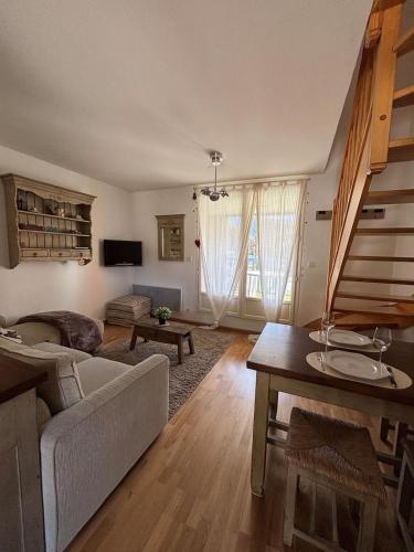 Appartement familial 4-6 pers - Vue sur les Pyrénées (Appartement familial 4-6 pers - Vue sur les Pyrenees) in Bourisp
