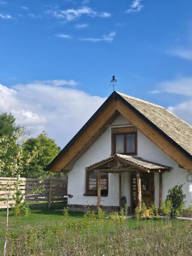 Kuća od slame PANONSKI MORNAR – khách sạn tại Sombor