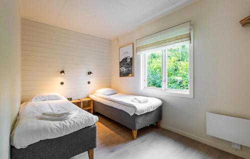 Lovely Home In Myggenäs With Sauna (Lovely Home In Myggenas With Sauna) in Höviksnäs