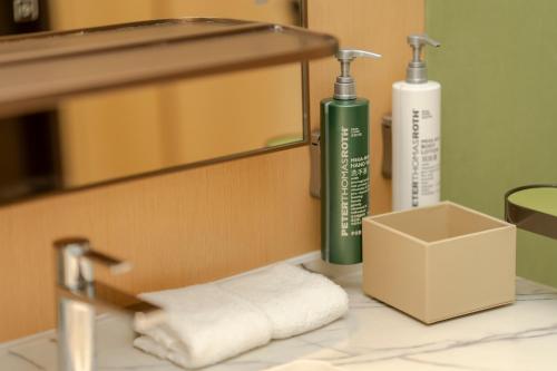 room detail thumbnail 1