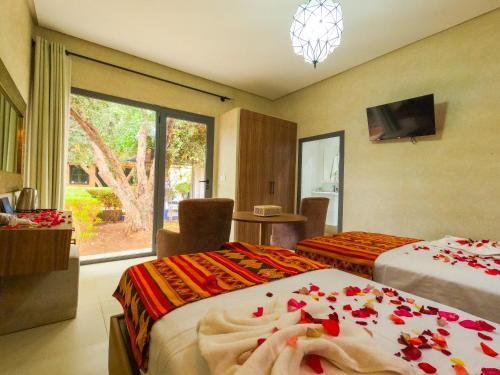 2 twin beds