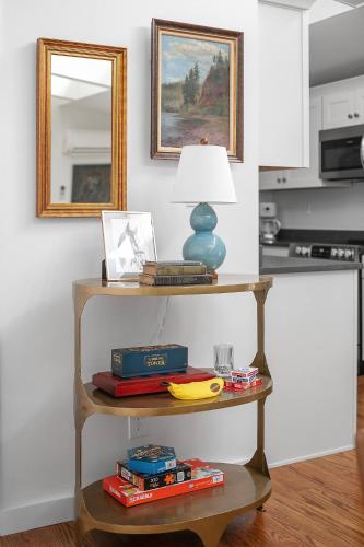 Létesítmények, Modern Loft | Parking Included, Walk to Downtown in Központi Belváros
