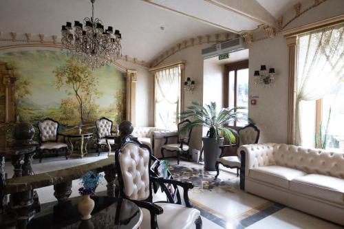 大堂, AllureInn Hotel and Spa in 切爾諾夫策