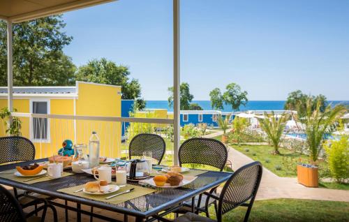 2 Bedroom Amazing Home In Novigrad - Location saisonnière - Novigrad