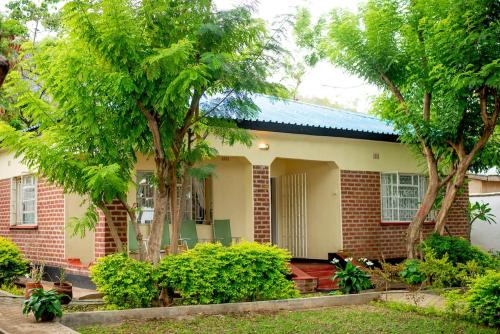 The Bay Cottage 4BR Retreat in Cape Maclear in Cape Maclear