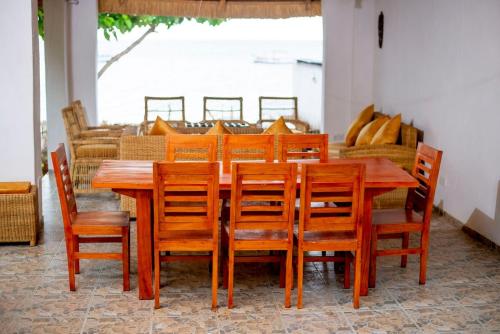 The Bay Cottage 4BR Retreat in Cape Maclear in Cape Maclear