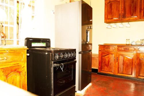 The Bay Cottage 4BR Retreat in Cape Maclear in Cape Maclear