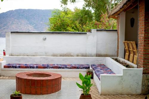 The Bay Cottage 4BR Retreat in Cape Maclear in Cape Maclear