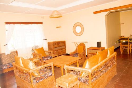 The Bay Cottage 4BR Retreat in Cape Maclear in Cape Maclear