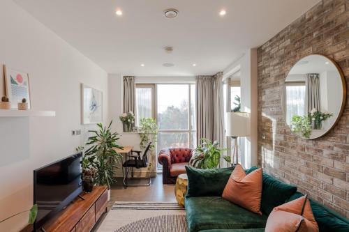Vibrant Top Floor Apartment in Hackney Wick - image 10