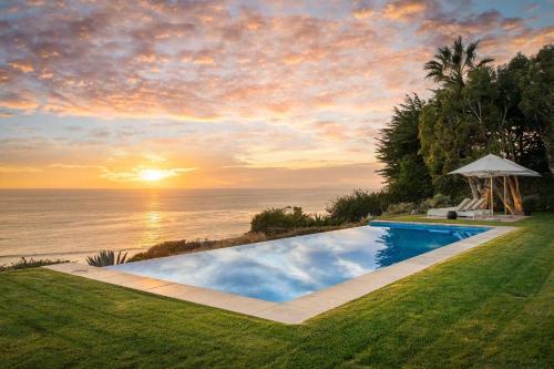 Miramar Estate by Stay Awhile Villas – khách sạn tại Malibu