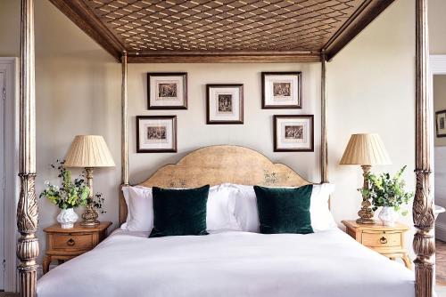 2 twin beds