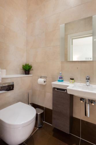 BnBNova - 3BR 2BA - Fitzrovia & Soho - image 6