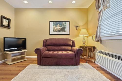 Suites On Chocolate - The Theater - image 12