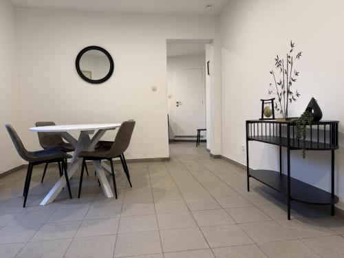 Suite Luxueuse avec jaccuzi sans vis-à-vis (Suite Luxueuse avec jaccuzi sans vis-a-vis) in 昂格勒爾