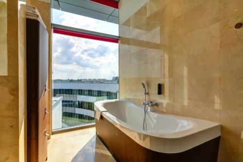 Bathroom, Copernicus Torun Hotel in Torun