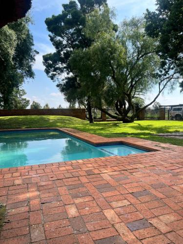 デルマス Country Farm House 4つ星 ゲストハウス プール