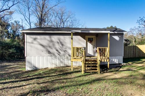 1 Mi to Dtwn Enterprise Pet-Friendly Home with Yard in 恩特普賴斯