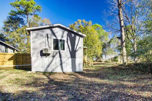 1 Mi to Dtwn Enterprise Pet-Friendly Home with Yard in 恩特普賴斯