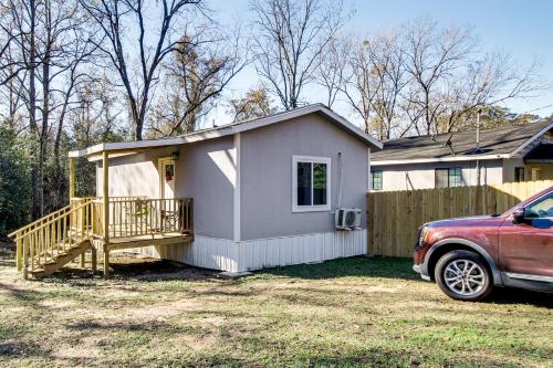 1 Mi to Dtwn Enterprise Pet-Friendly Home with Yard in 恩特普賴斯