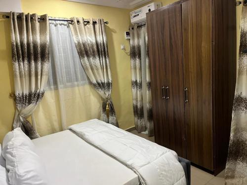E&V APARTMENT Berger Express in Olowora