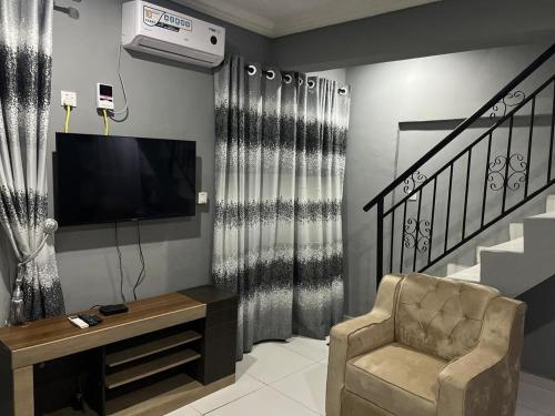 E&V APARTMENT Berger Express in Olowora