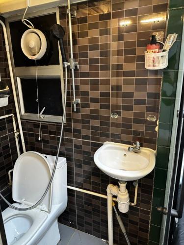 Furnished Room For Solo Traveler in 柴灣