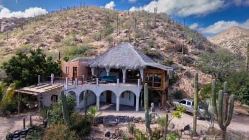 Unique Villa in the desert with panoramic views - 400 mt from secluded beach, reached by 4x4 in Las Cruces