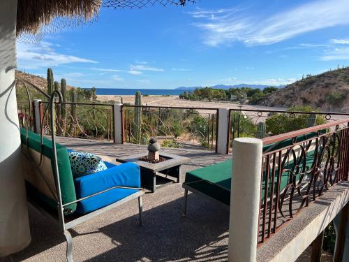 Unique Villa in the desert with panoramic views - 400 mt from secluded beach, reached by 4x4 in Las Cruces