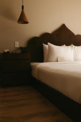 McCarren Hotel & Pool - image 10