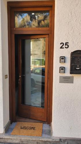 入口, Boutique Alpine Two-Bedroom by SupaStays in 拉薩克斯