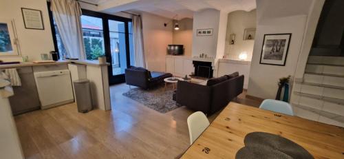 Charming village house - Location saisonnière - Éguilles