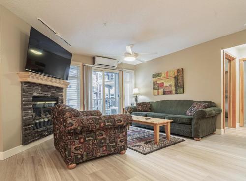 Cozy 2BR-5BD Suite - Mountain Views - Htd Parking – khách sạn tại Canmore