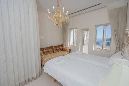 Moses Luxury apartments 60 a in Safed