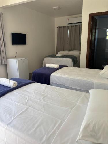1 double bed, 2 twin beds