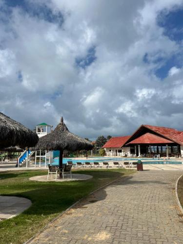 Aquaville Resort 2 Quartos 8 Pessoas Pé na Areia - image 4