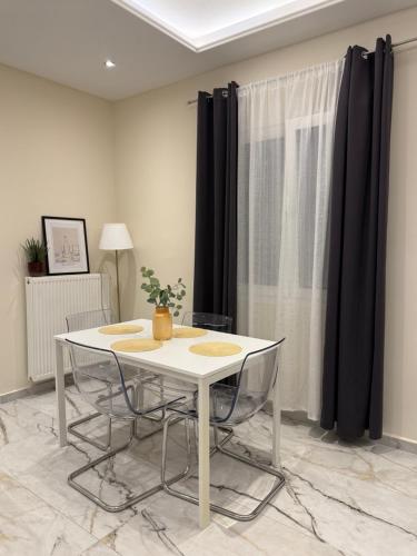 Urban Luxy Staycation, Athen