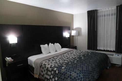 Econo Lodge North in Charleston, USA